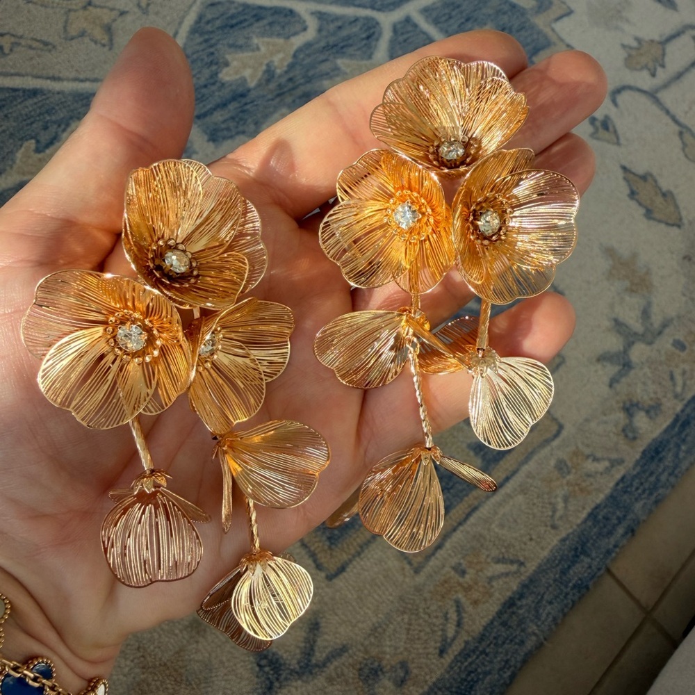 Zara Kate Middleton Cascading Gold Flower Earrings - Picture 9 of 9